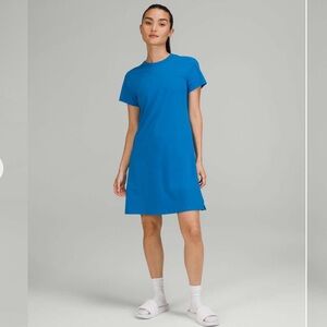 649. Lululemon athletica classic fit cotton blend tshirt dress POOLSIDE size 2 💙